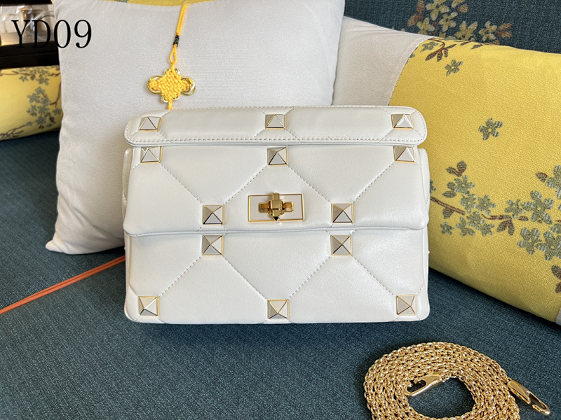 Valentiino YD0982 Garavani Roman Stud Large Soft Lamb Leather Chain Shoulder Bag