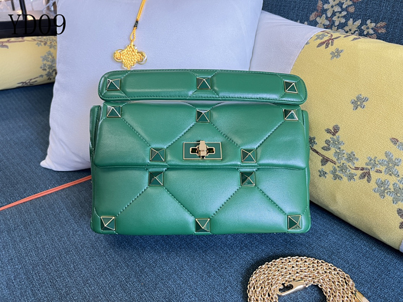 Valentiino YD09 Green Quilted Leather Shoulder Bag