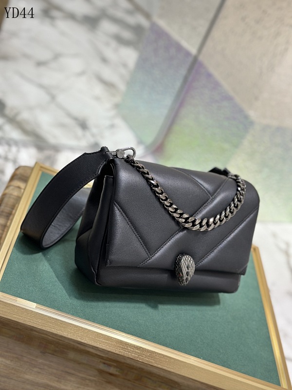 cover-151646484 Bvl8ariii YD4495 Quilted Leather Shoulder Bag