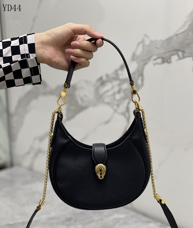 cover-151648038 Bvl8ariii YD4485 Snake Head Hobo Bag