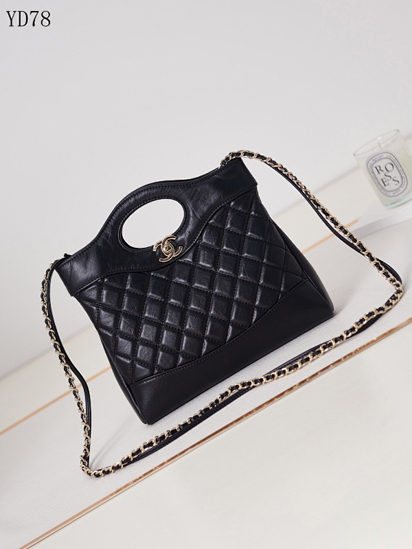 cover-153231449 CHANELL YD78 Quilted Leather Shoulder Bag