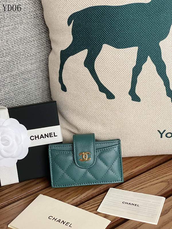 Chan3l YD06020 AP0342 Quilted Card Holder