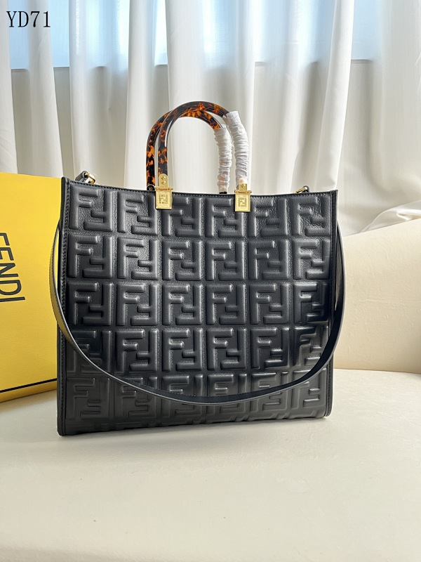 FENDI YD71088 Black Leather Clutch Bag