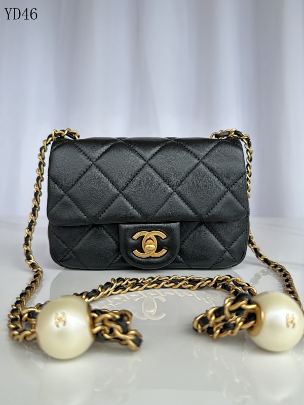cover-159338816 CHANELL AS4868 Quilted Black Lambskin Shoulder Bag