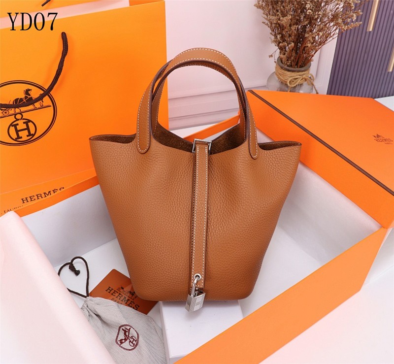 cover-160499214 Hermès Picotin Lock YD07 Tan Togo Leather Handbag