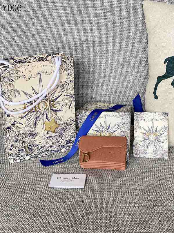 Diiior YD06025 Mini Wallet with Star Print Packaging