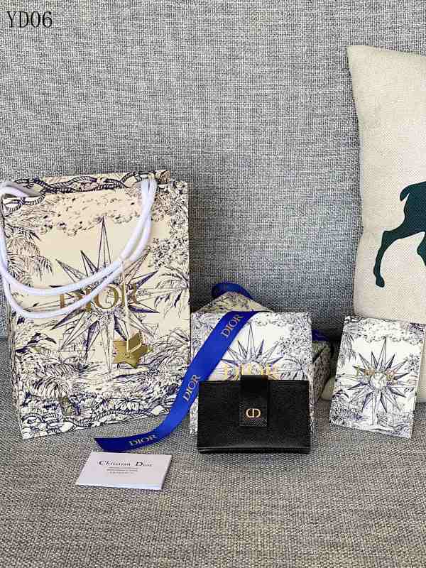 Diiior Montaigne 5 Card Holder Wallet