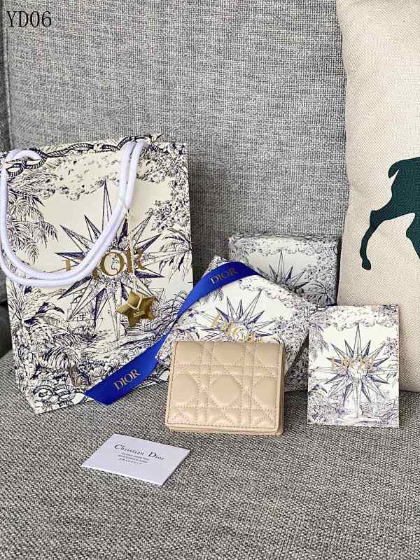Diiior S01780VRB-M900 Quilted Wallet