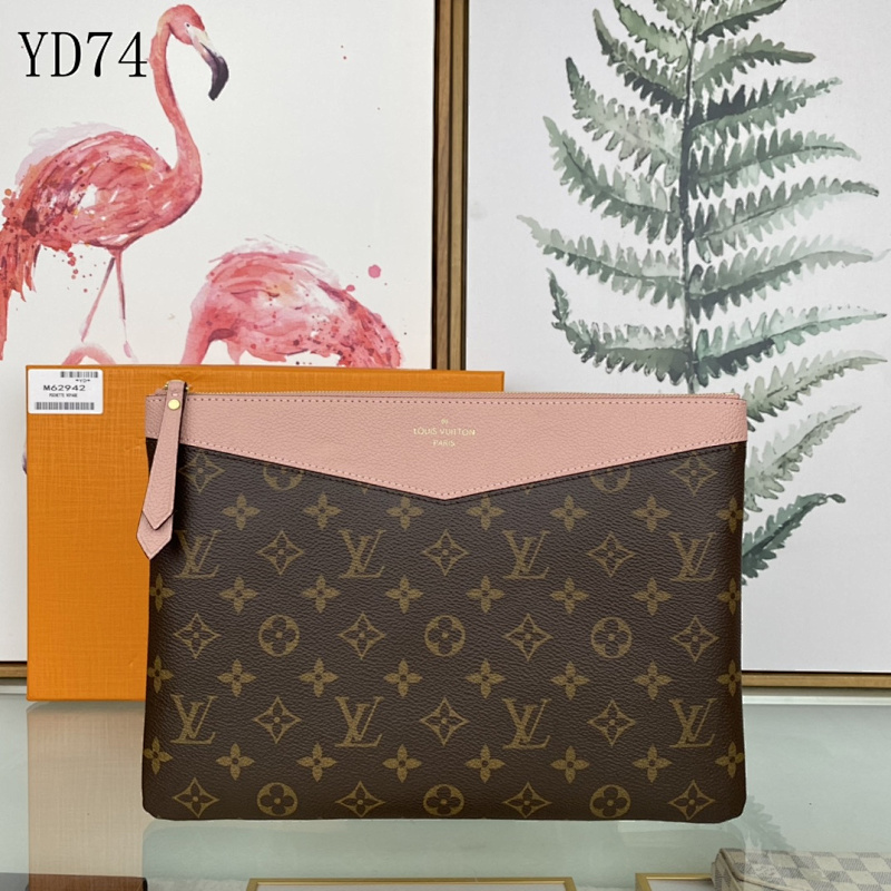 LVutton M62942 Daily Pouch