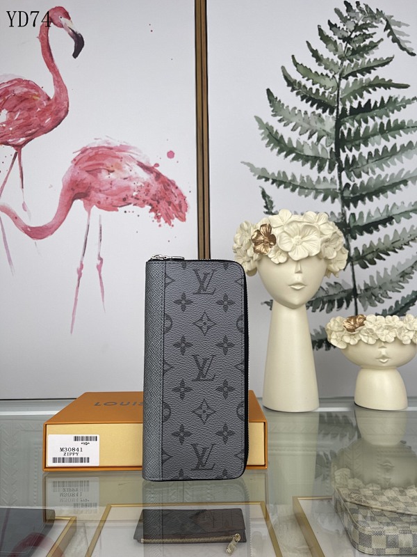 LVutton M30841 Zippy Vertical Wallet