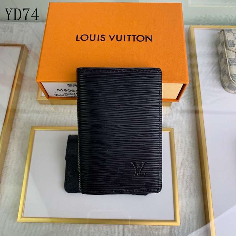cover-160592845 LVutton M30183 Compact Card Holder