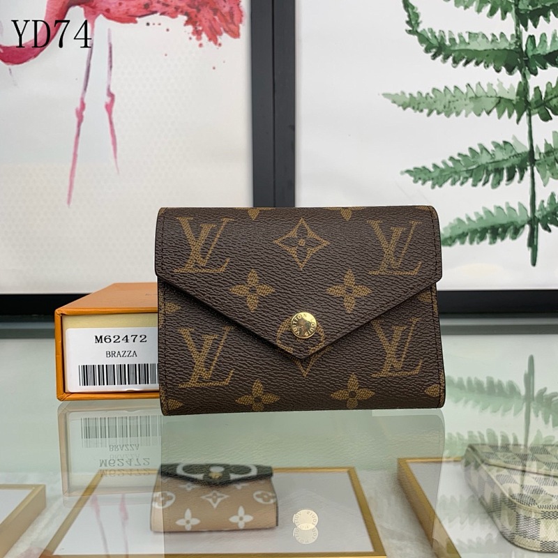 LVutton YD74018 N41938 Compact Wallet