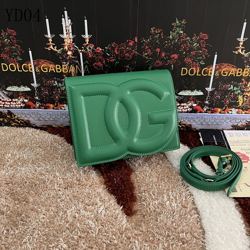cover-161505173 Dolce & Gabbana DG Logo Clutch Bag
