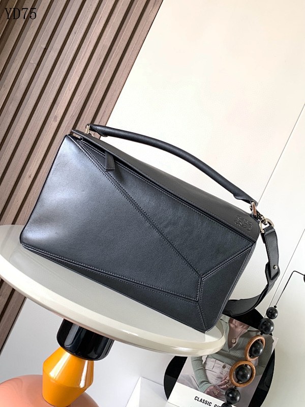 L03wee 9025 Black Leather Shoulder Bag
