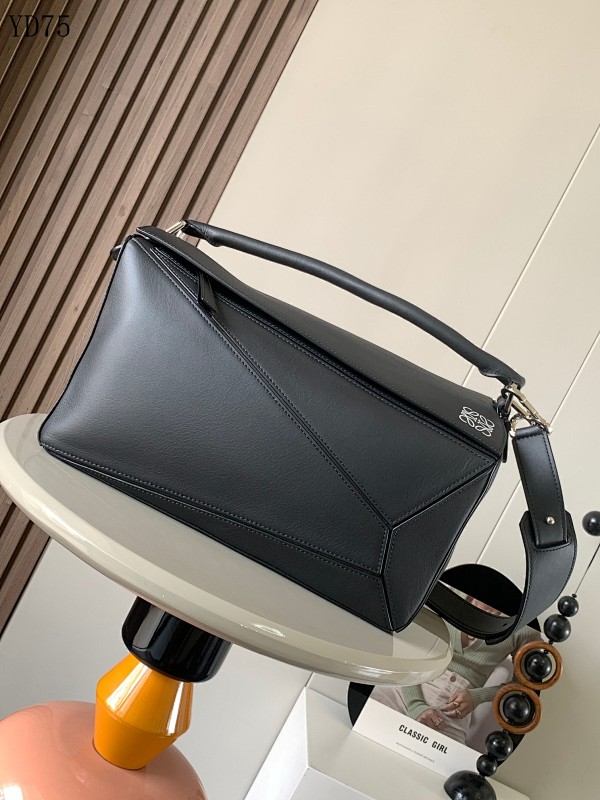 cover-161771124 L03wee Puzzle Bag Model 9025 Black Leather Shoulder Bag