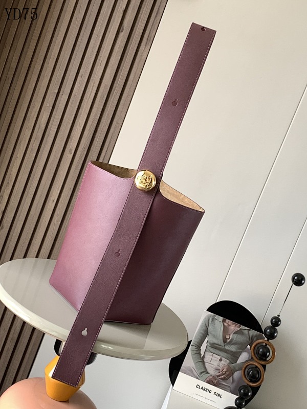 L03wee 9045 Pebble Bucket Bag in Purple