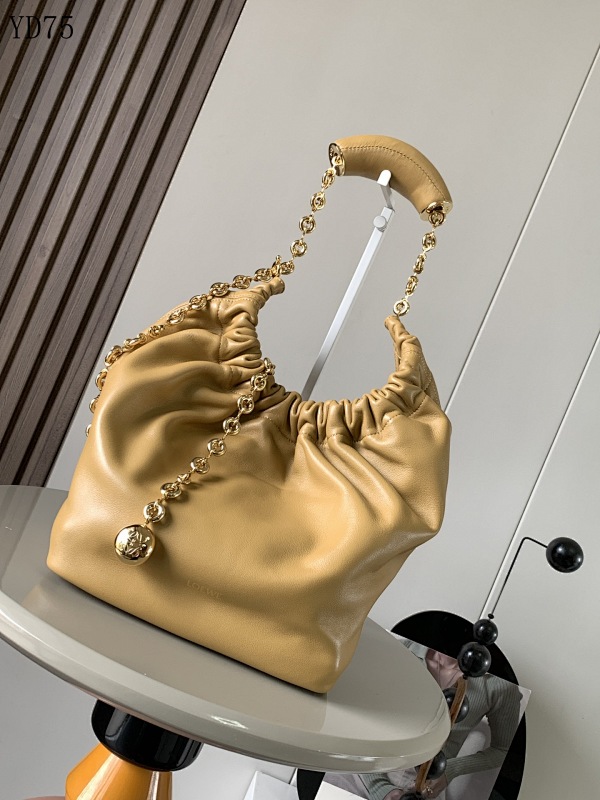 L03wee 9042 Pleated Leather Shoulder Bag