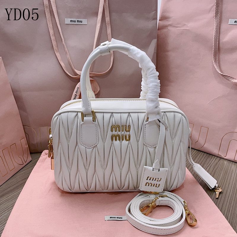MiuuMiuu YD05 Quilted White Leather Handbag