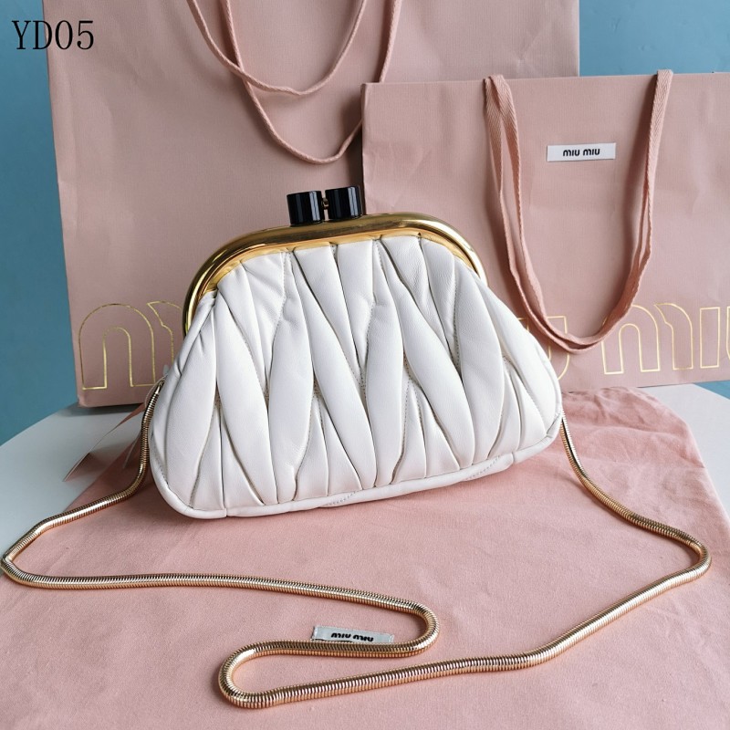 MiuuMiuu YD05 White Quilted Leather Clutch Bag