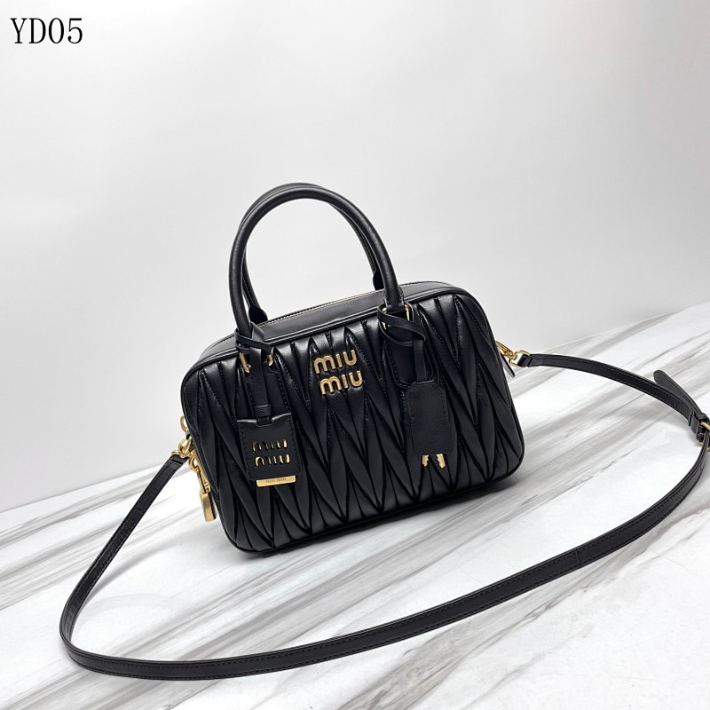 MiuuMiuu YD05 Quilted Leather Handbag