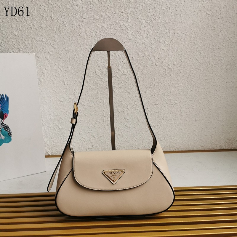 cover-161962409 Pr4da 1BD358 Moon Bag