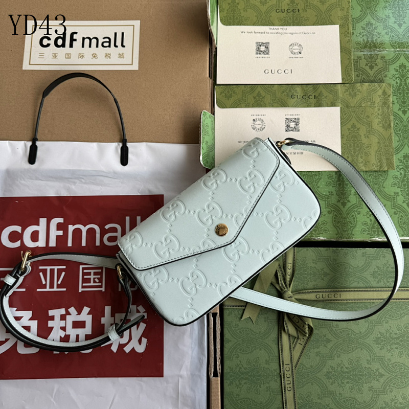 cover-162001646 Gucc1 772794 GG Supreme Leather Crossbody Bag