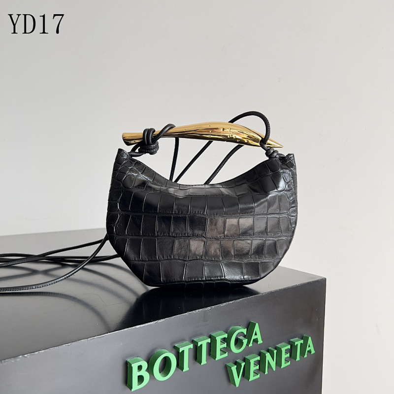 BotegaaVeneta BV 744267 Quilted Leather Crossbody Bag
