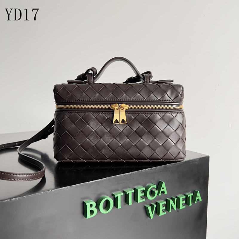 BotegaaVeneta BV Intrecciato Woven Leather Top Handle Bag