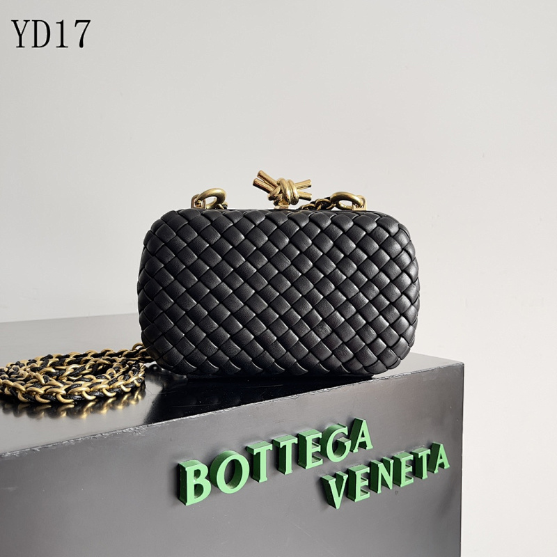 BotegaaVeneta – Model 776662 Woven Leather Shoulder Bag