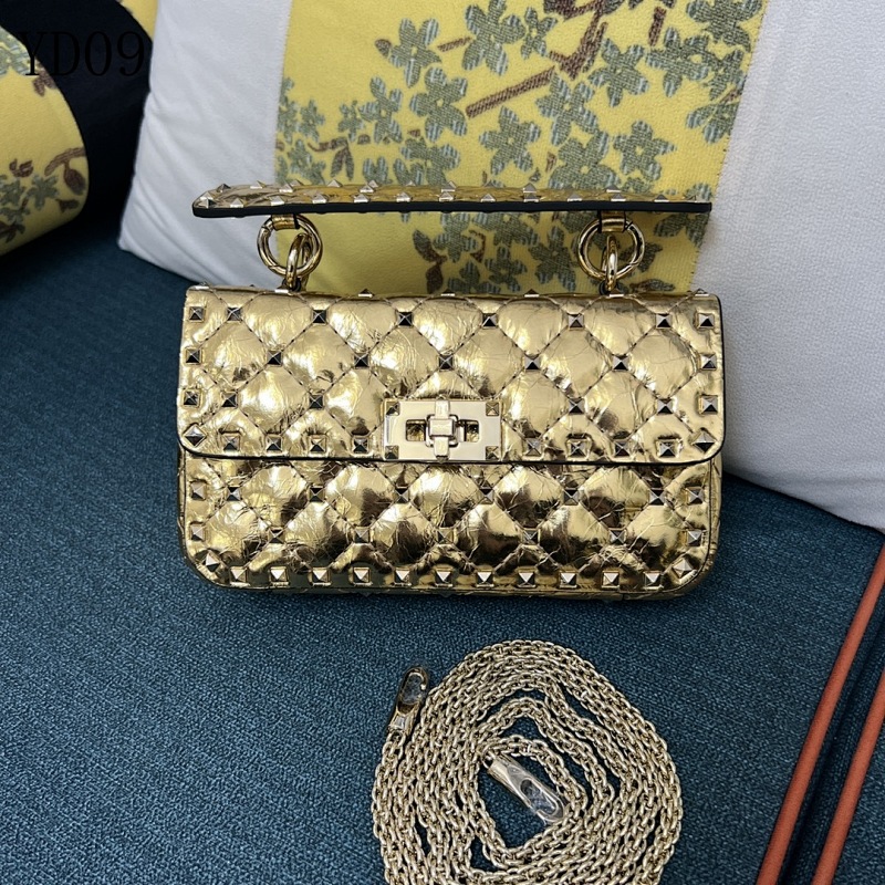Valentiino 0123# Mini Rockstud Clutch