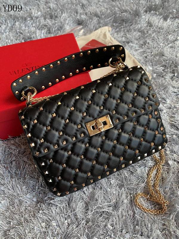 Valentiino Rockstud Medium Shoulder Bag