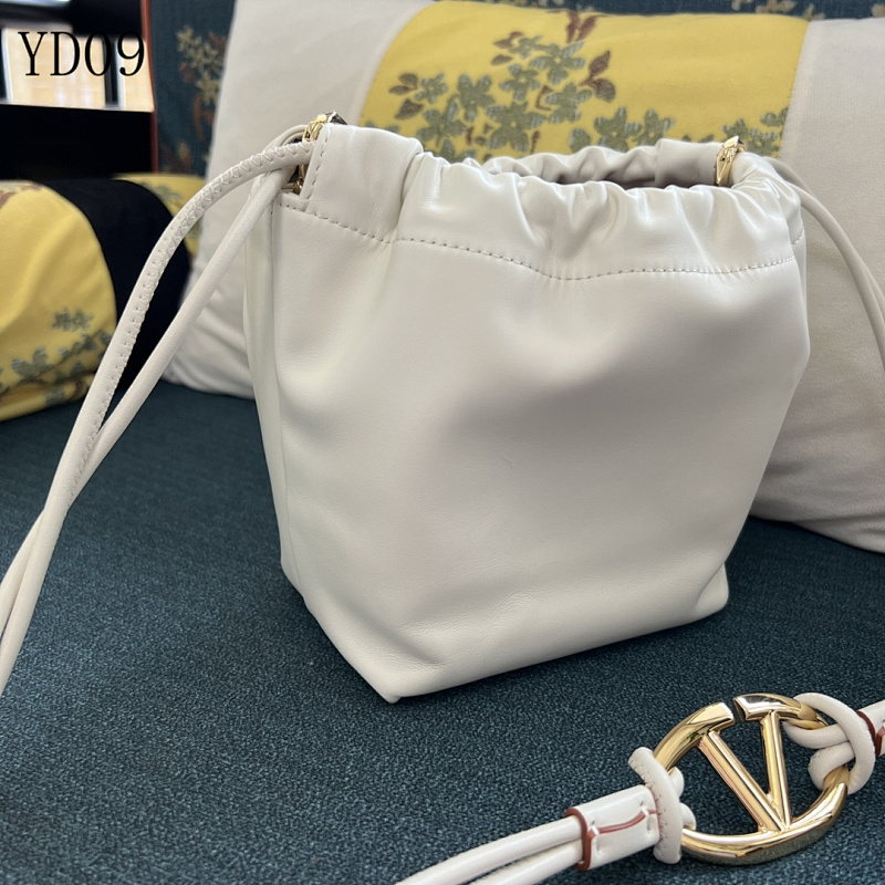 cover-162223484 Valentiino YD09 Small Bucket Bag