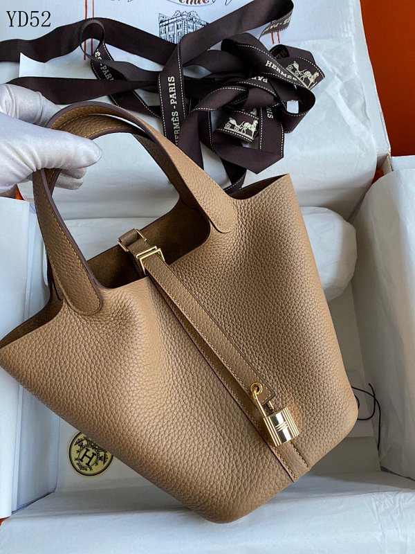 cover-163424137 Hermès Picotin 18cm Togo Leather Handbag