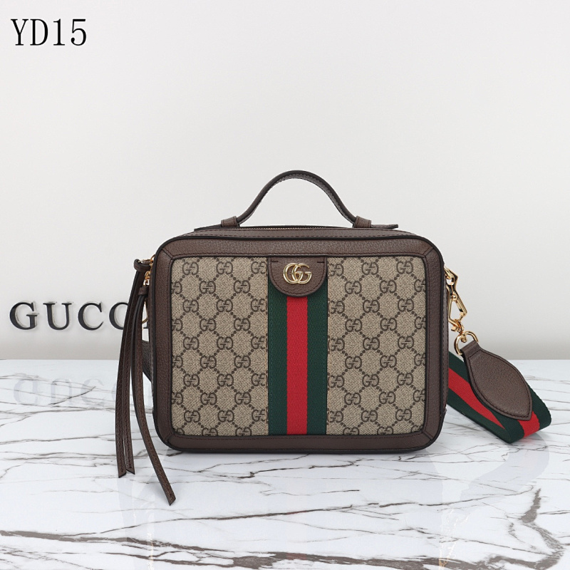 Gucc1 Model 550622 GG Supreme Canvas Shoulder Bag