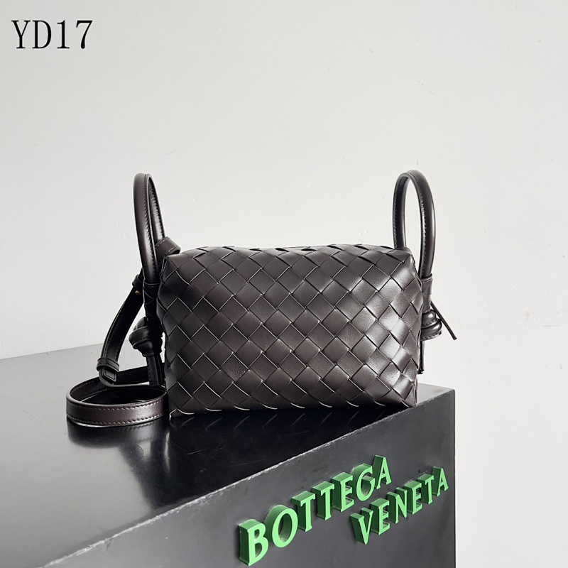 BOTTEGA VENETA 796615 Loop Camera Bag
