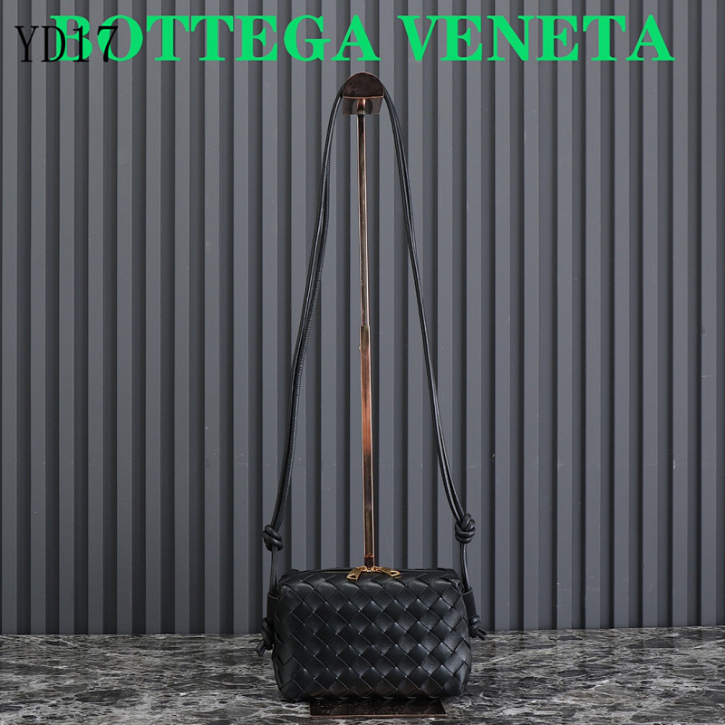 BOTTEGA VENETA 680254 Quilted Leather Shoulder Bag