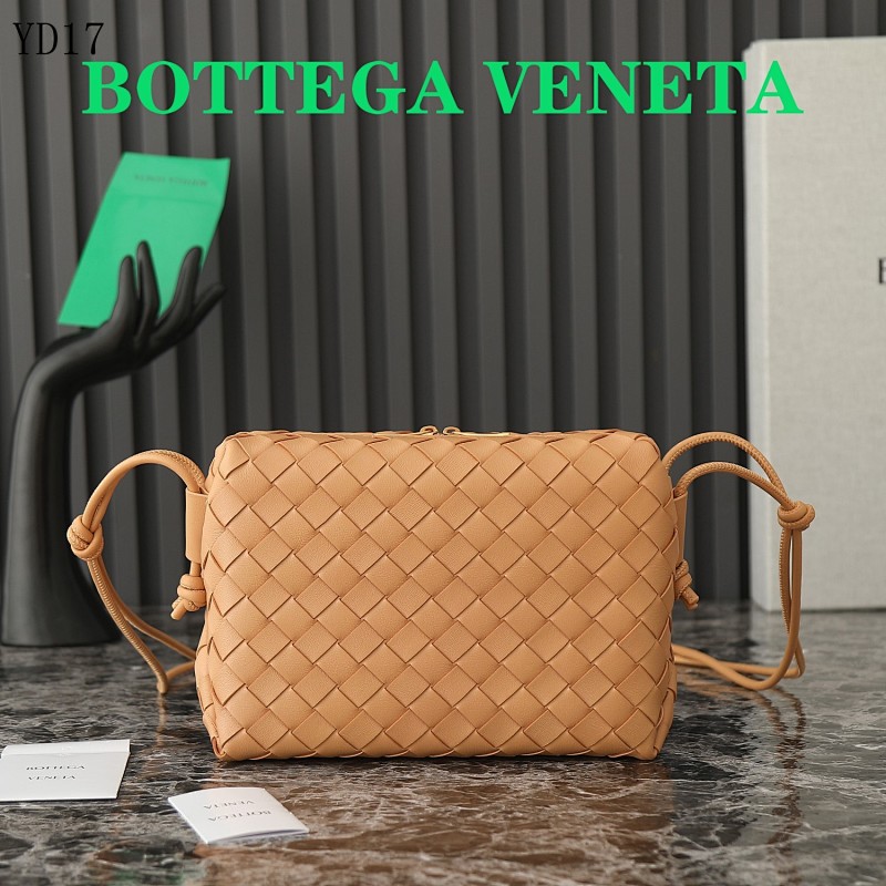 BotegaaVeneta BV Intrecciato Woven Leather Crossbody Bag