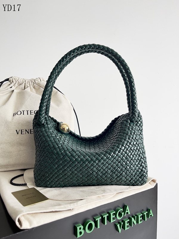 BotegaaVeneta 716974 Intrecciato Woven Tote Bag