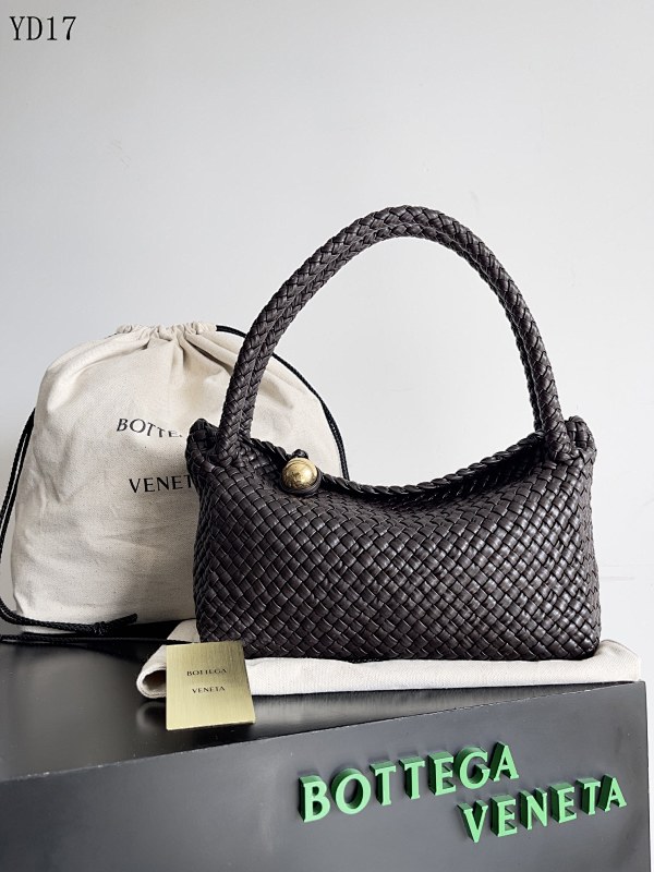 BotegaaVeneta Intrecciato Woven Leather Handbag Model 716974
