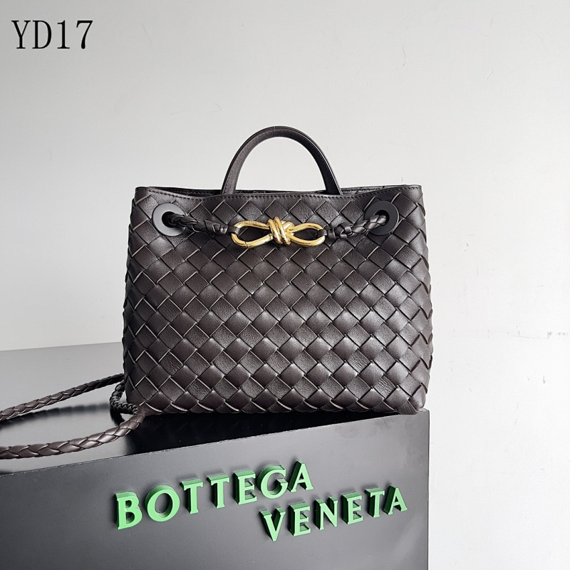 BotegaaVeneta BV Intrecciato Woven Leather Tote Bag