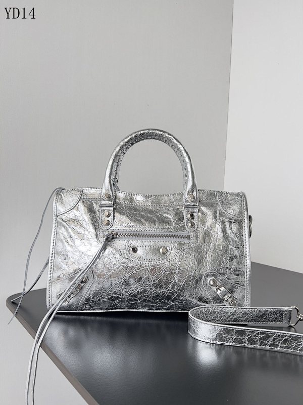 Balensiaga – YD14 – Silver Cracked Leather Zipper Pouch
