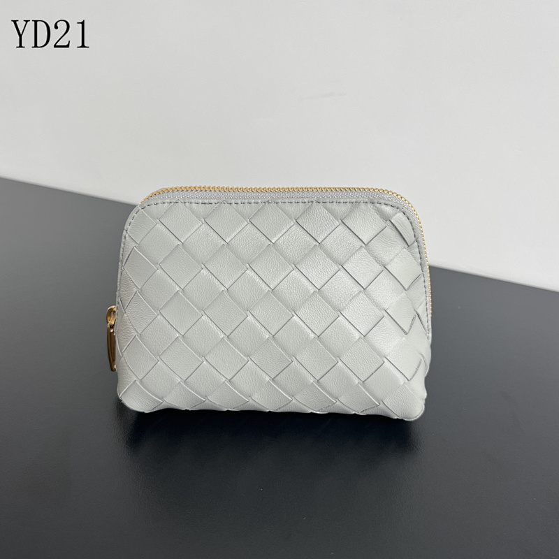 BotegaaVeneta Intrecciato Leather Cosmetic Pouch