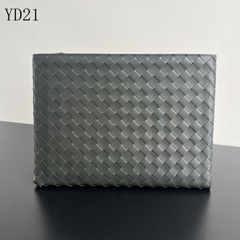 BotegaaVeneta YD21 Leather Clutch Wallet