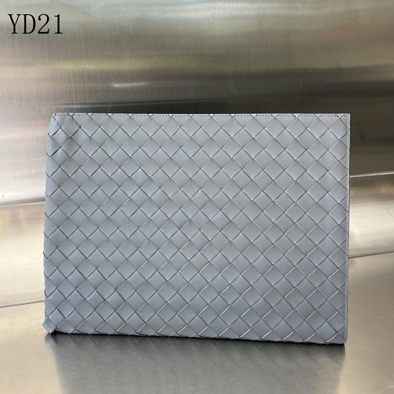 BotegaaVeneta 607479 Clutch Wallet