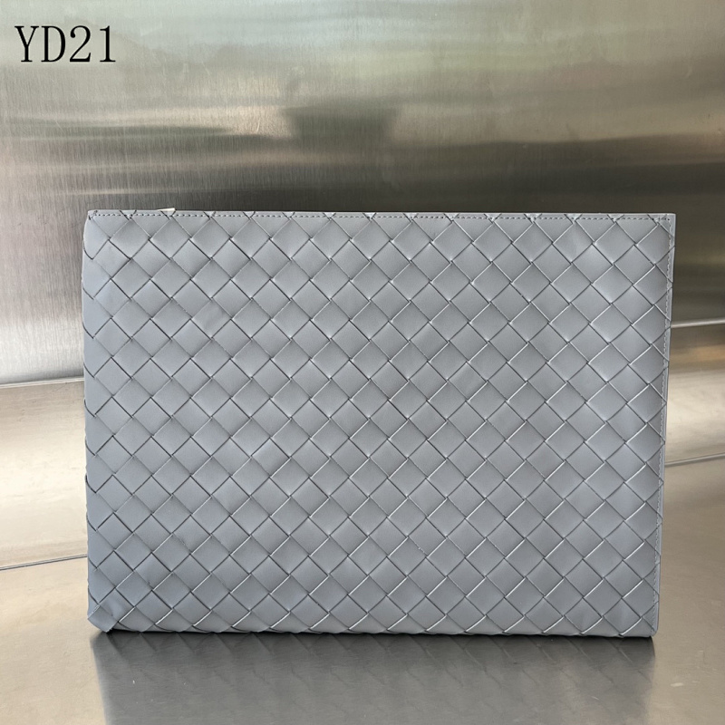 BotegaaVeneta Intrecciato Clutch Wallet YD21