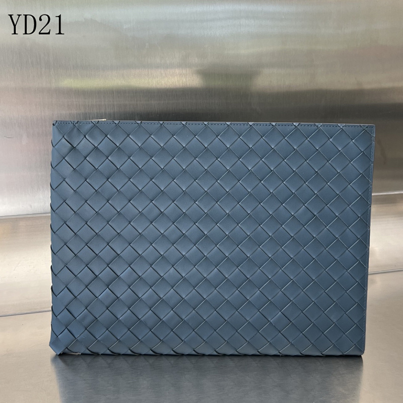 BotegaaVeneta BV Wallet Clutch 607479
