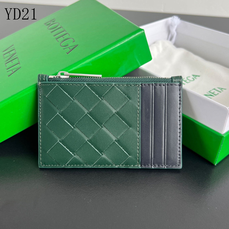 BotegaaVeneta 755985 Woven Zip Card Holder