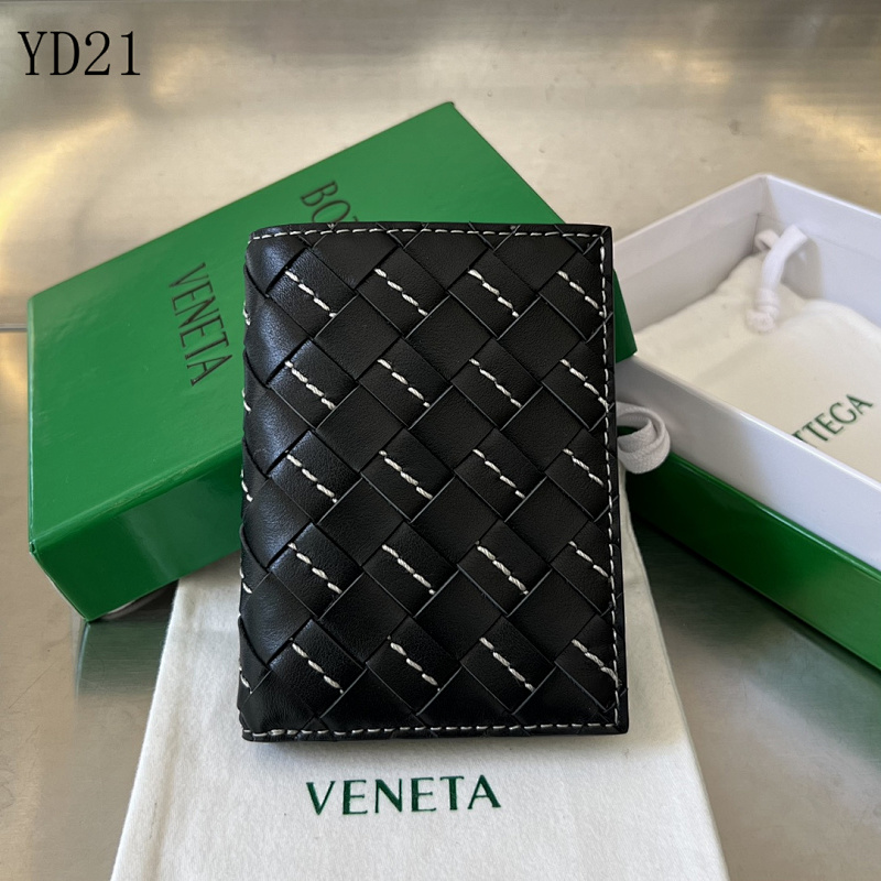 BotegaaVeneta Intrecciato Two-Fold Vertical Wallet 742143