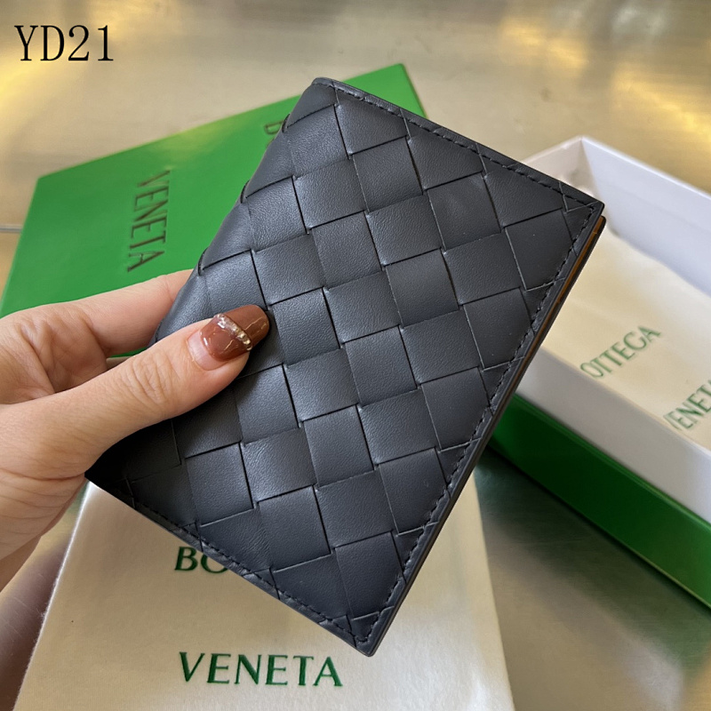 BotegaaVeneta BV 742143 Two-Fold Vertical Wallet