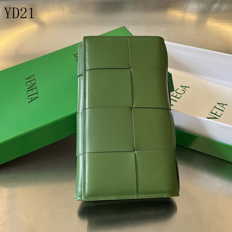 BotegaaVeneta BV 679845 Folded Wallet Clutch
